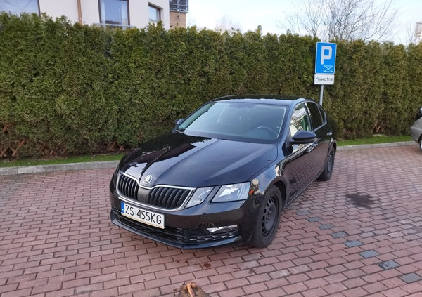 Skoda Octavia cena 69900 przebieg: 82000, rok produkcji 2018 z Szczecin małe 121